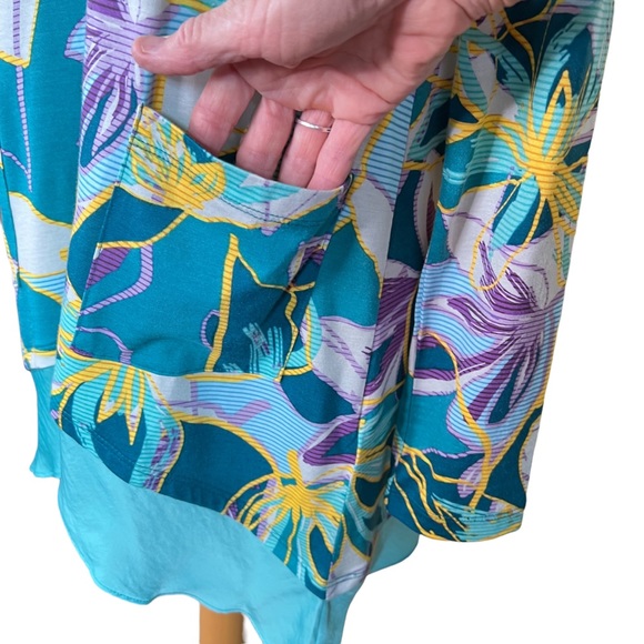LOGO Lori Goldstein Tropical Print Tunic with Pockets XS-S - Picture 5 of 14